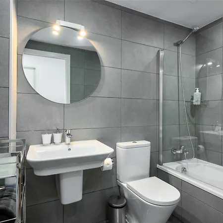 アパート Figaro Terrace And Pool