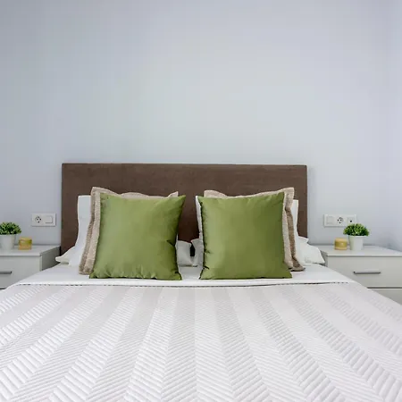 Figaro Terrace And Pool אסטפונה