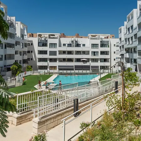 Figaro Terrace And Pool エステポナ