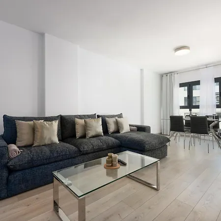 Figaro Terrace And Pool エステポナ