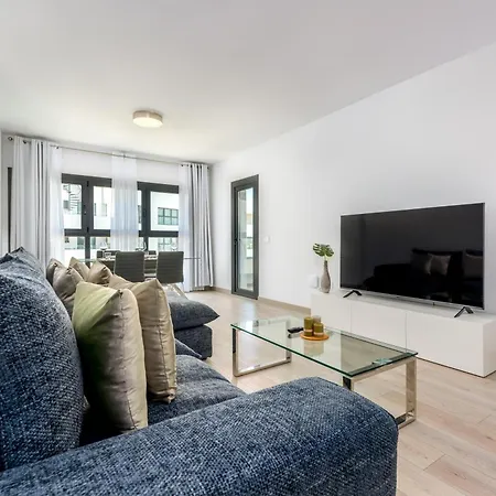 Figaro Terrace And Pool * エステポナ