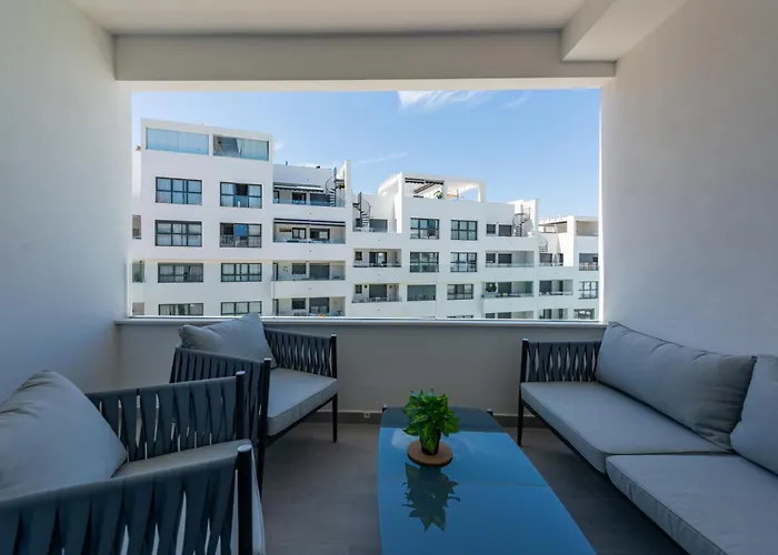 Figaro Terrace And Pool *