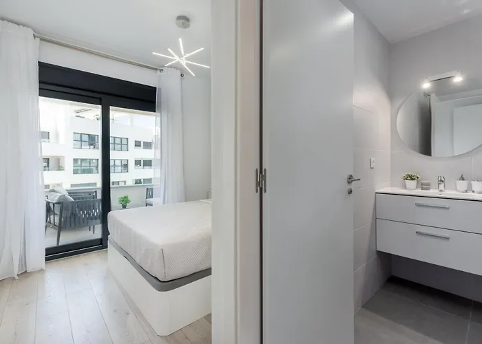 Figaro Terrace And Pool Apartment