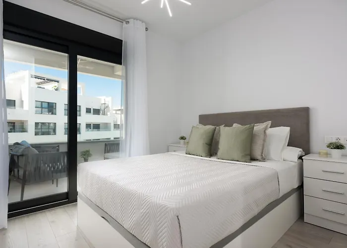 Figaro Terrace And Pool Apartment *