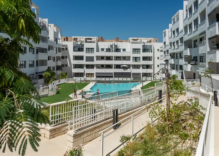 Figaro Terrace And Pool Estepona