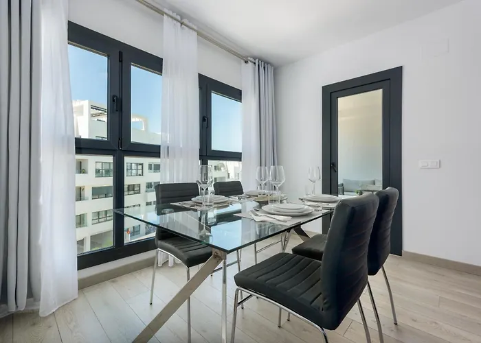 Figaro Terrace And Pool *